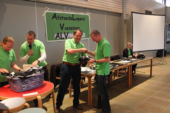 AV 064